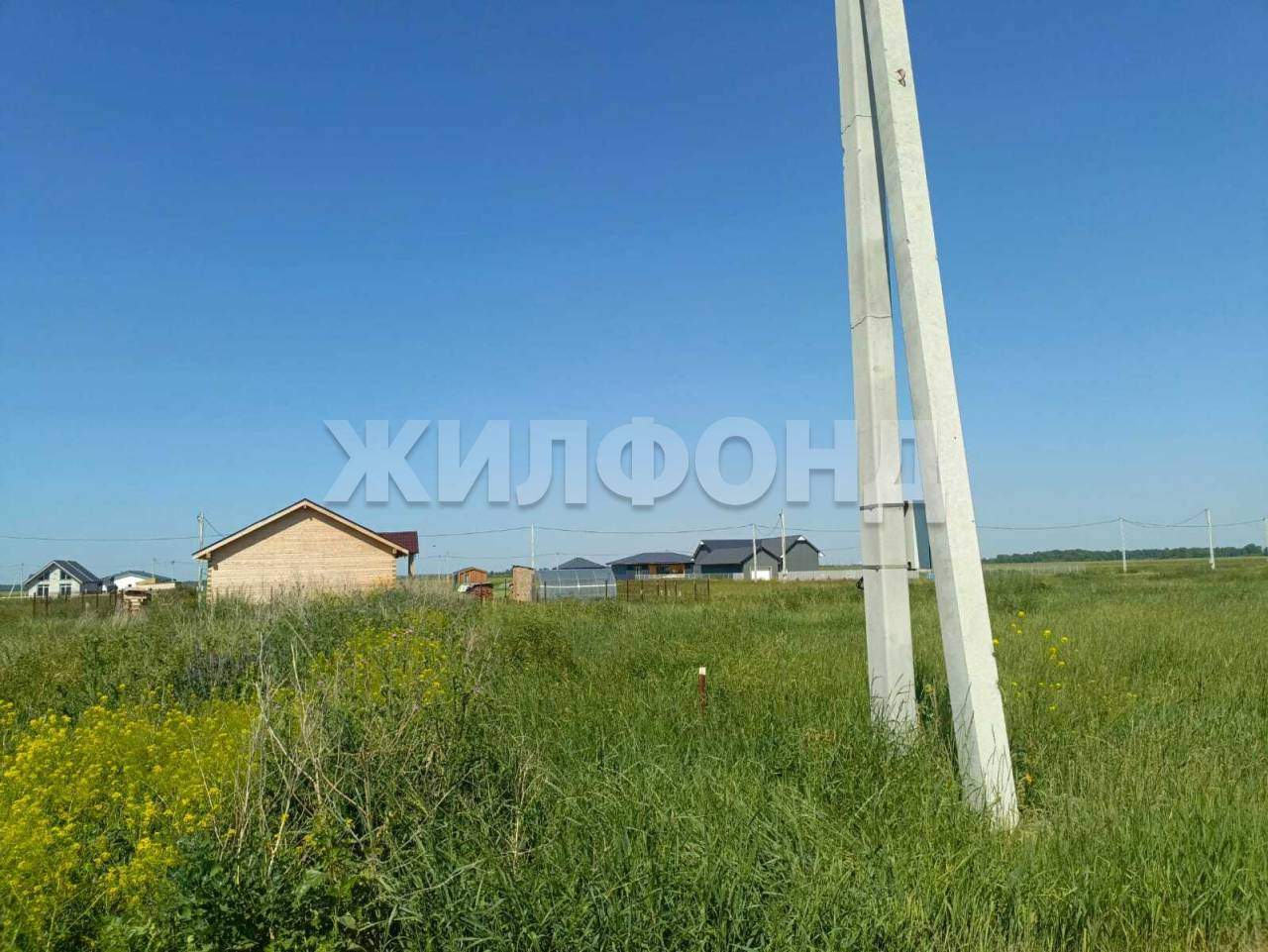 Продам земельный участок 1000 м.кв.