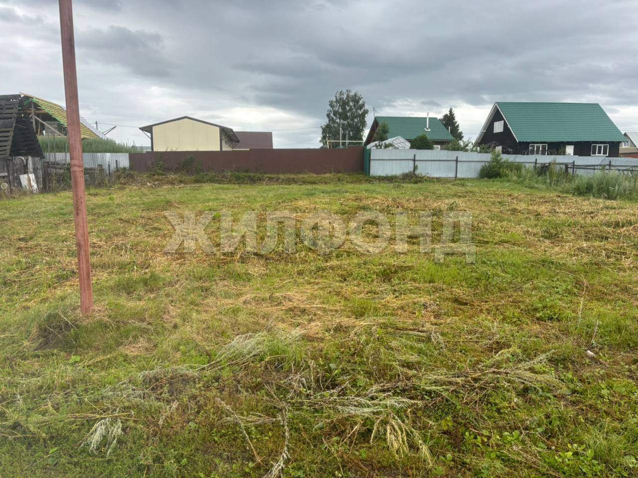 Продам земельный участок 600 м.кв.