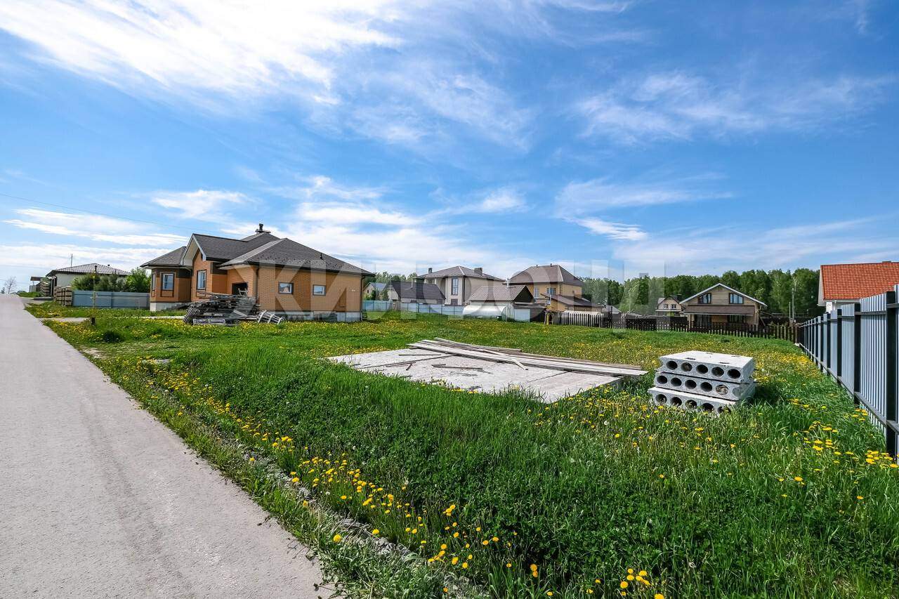Продам земельный участок 1000 м.кв.