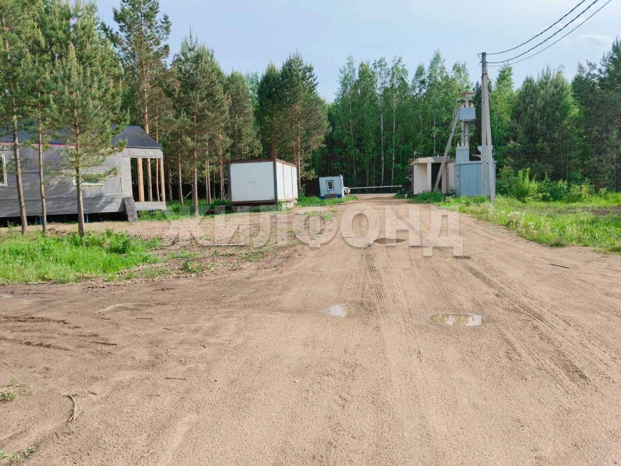 Продам земельный участок 1000 м.кв.