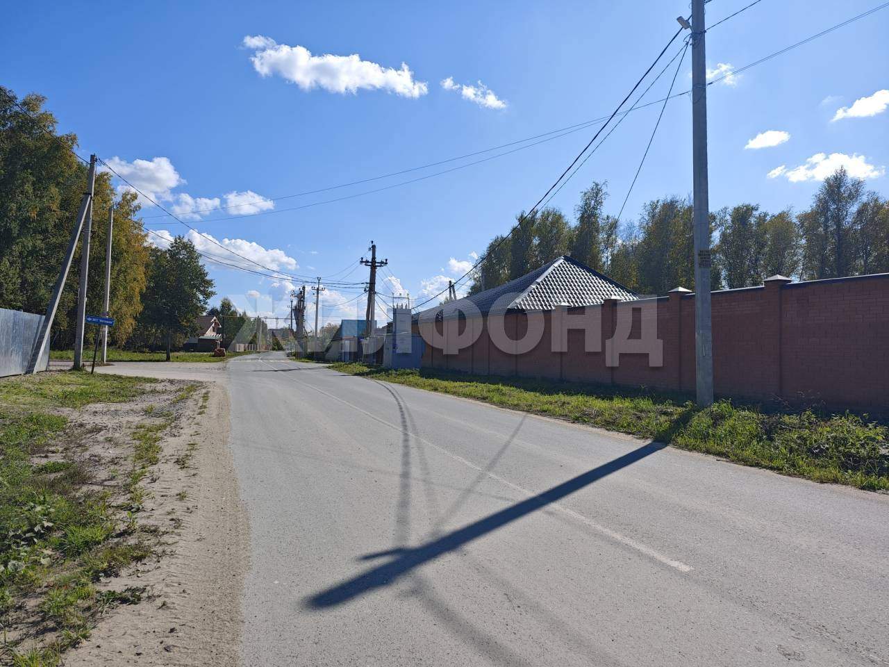 Продам земельный участок 711 м.кв.