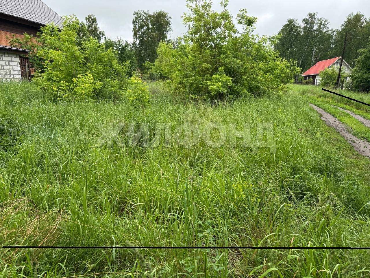 Продам земельный участок 1500 м.кв.