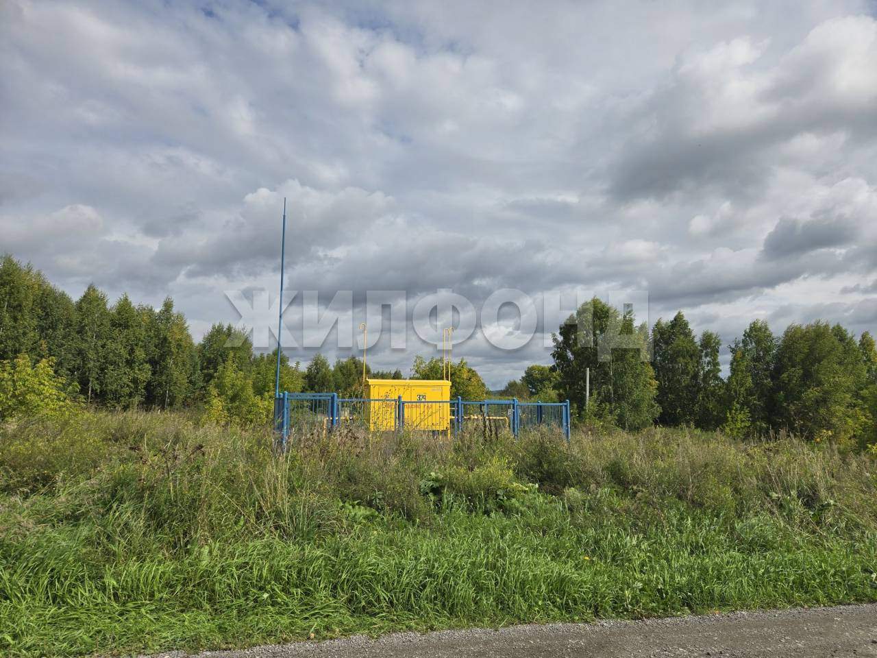 Продам земельный участок 599 м.кв.