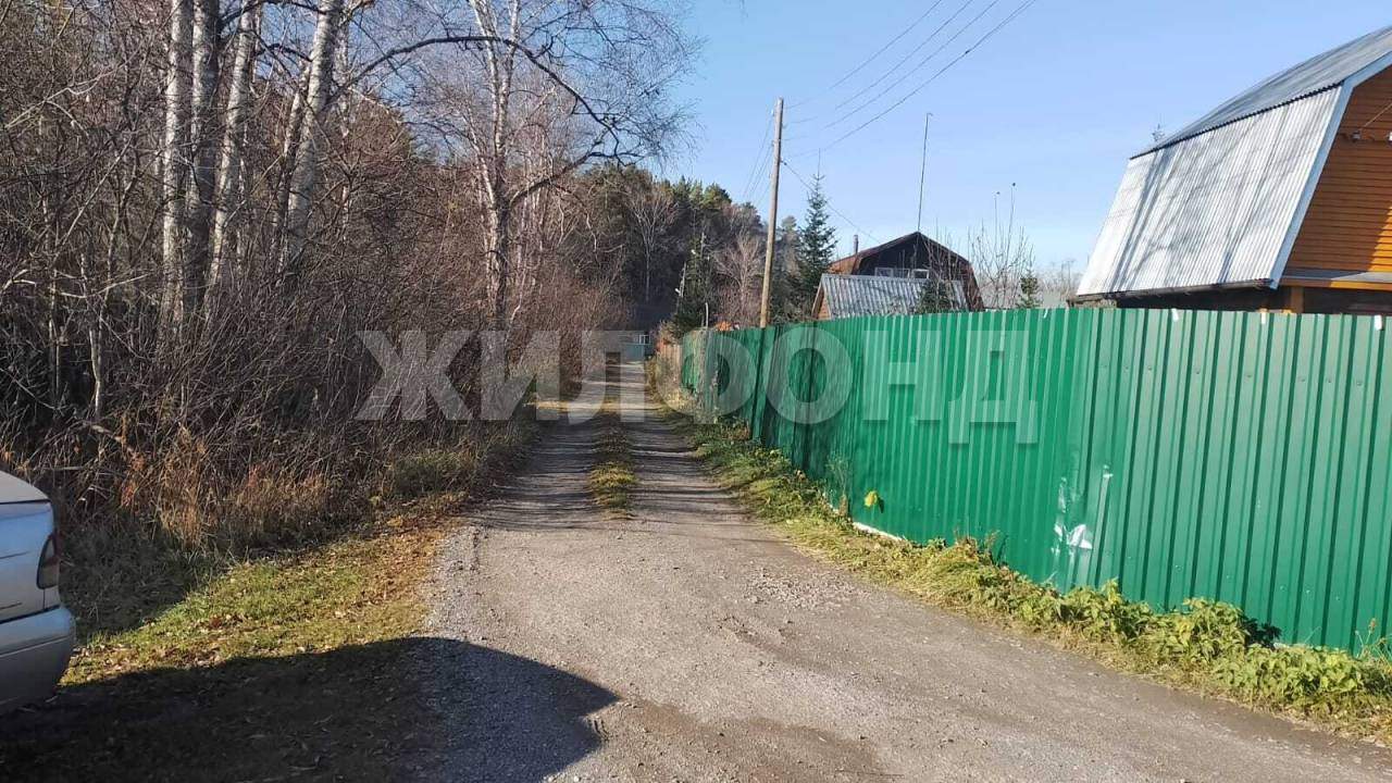 Продам земельный участок 551 м.кв.