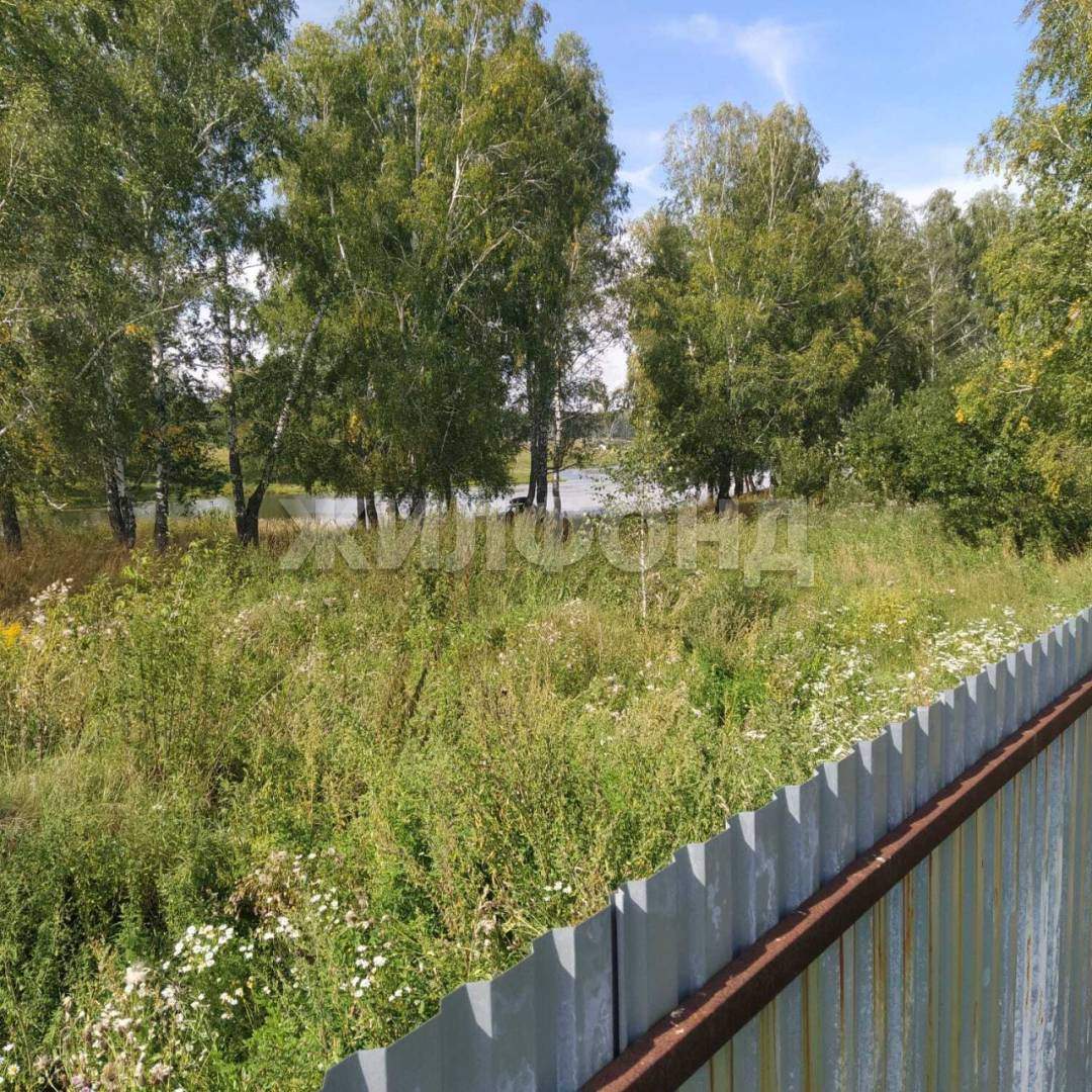 Продам земельный участок 1199 м.кв.