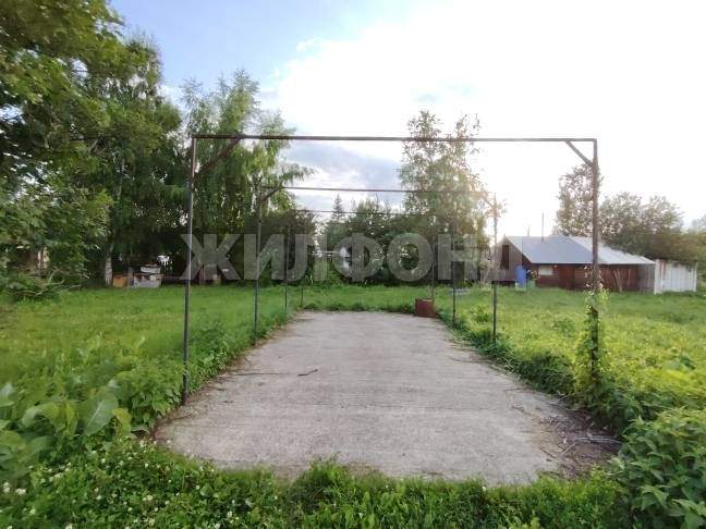 Продам земельный участок 1300 м.кв.