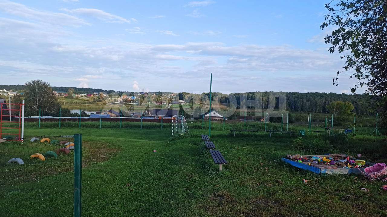 Продам земельный участок 1700 м.кв.