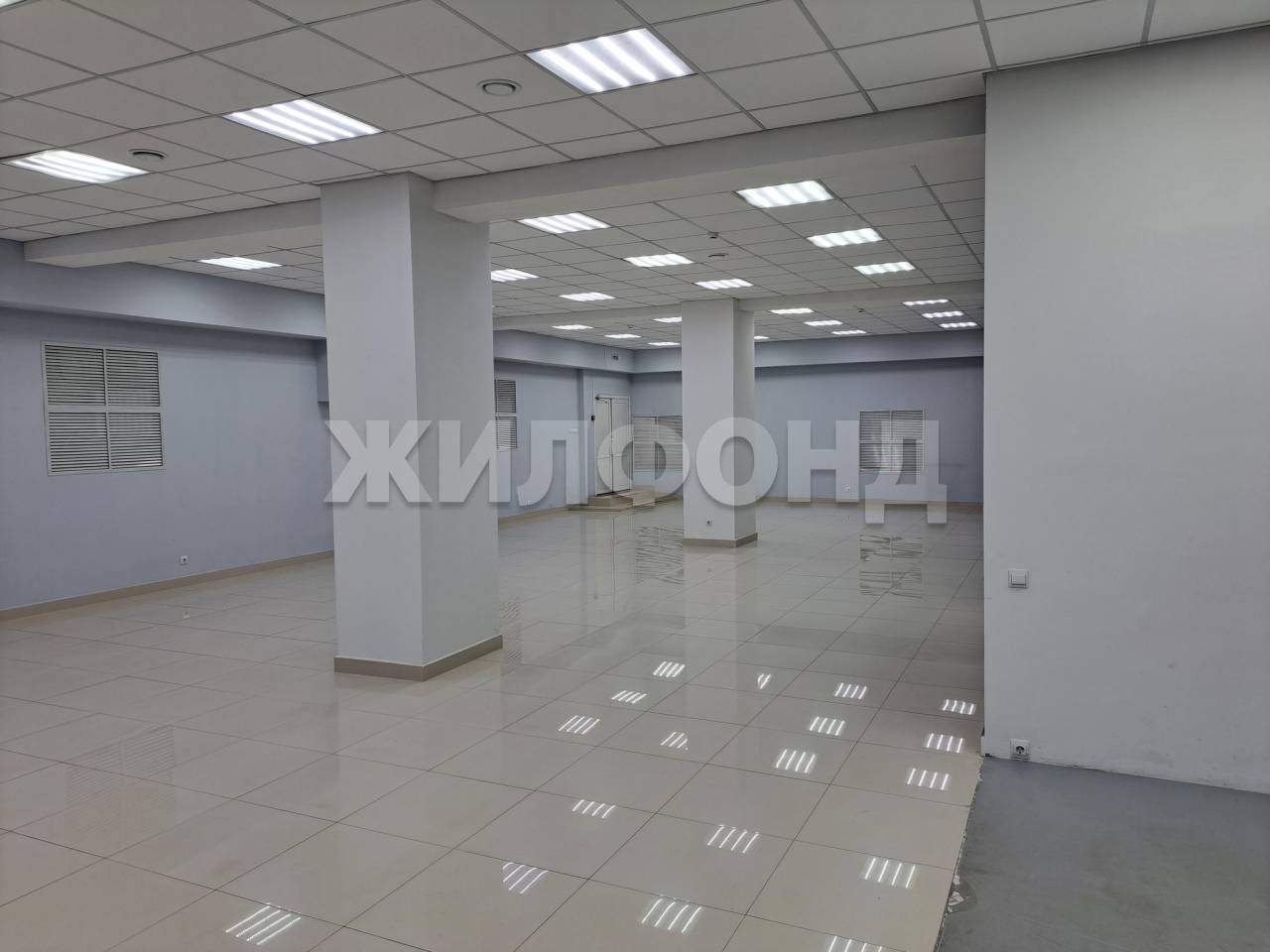 Продам магазин 928 м.кв.