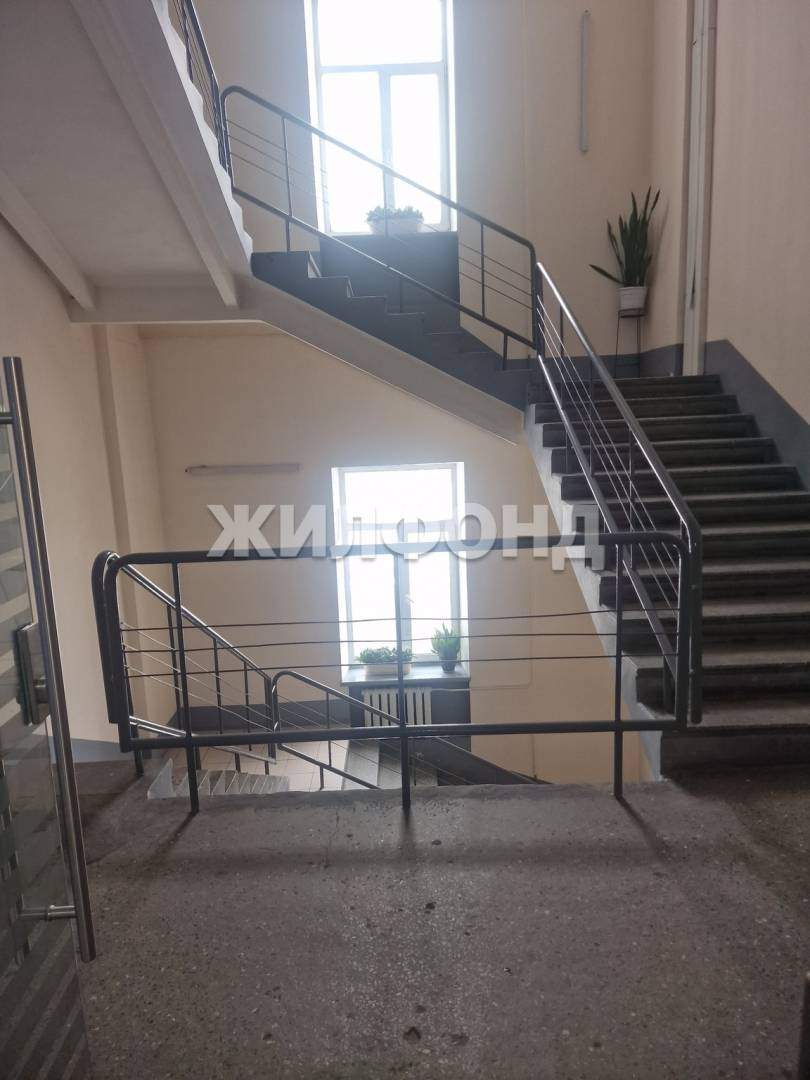 Продам офис 467 м.кв.