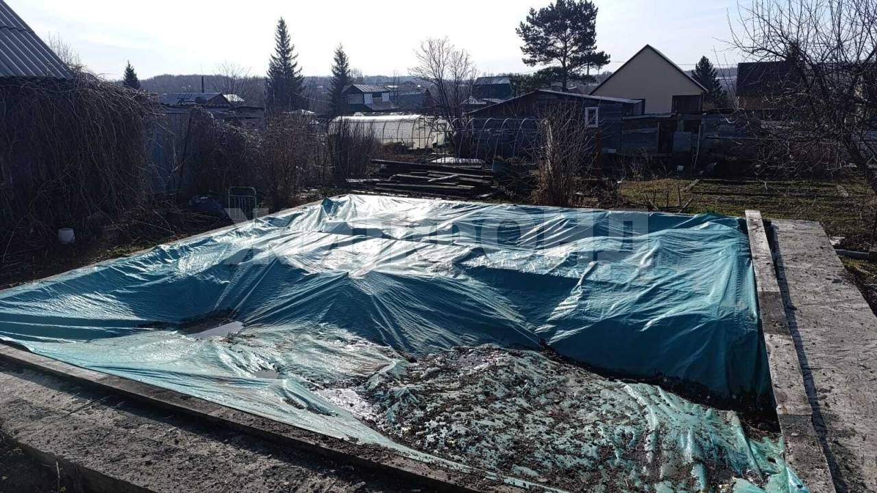 Продам земельный участок 700 м.кв.