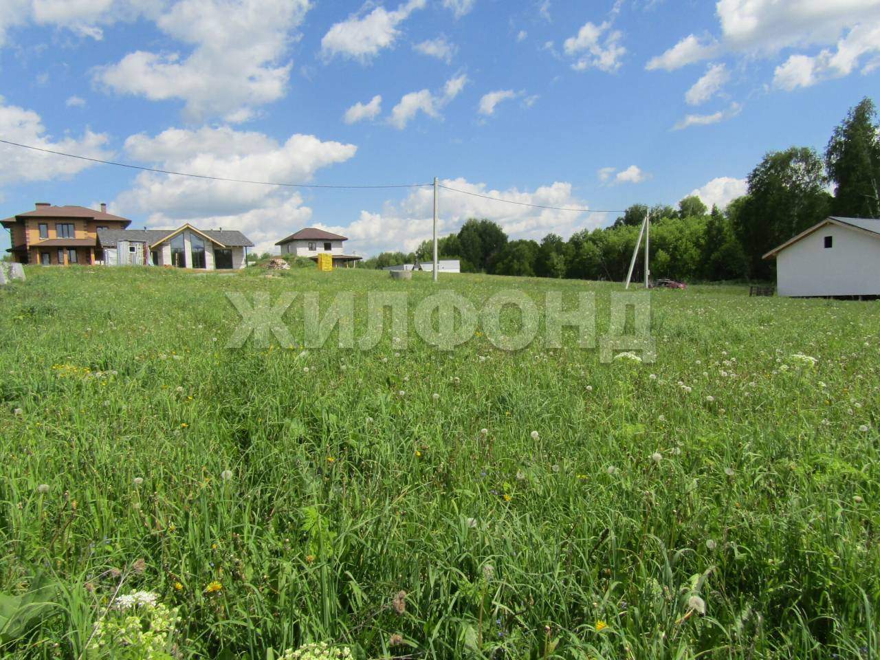 Продам земельный участок 771 м.кв.