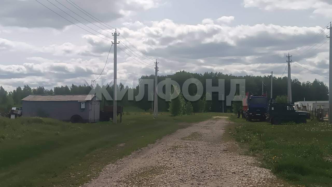 Продам земельный участок 1000 м.кв.