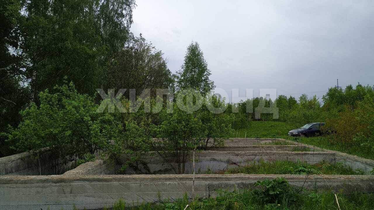 Продам земельный участок 1000 м.кв.