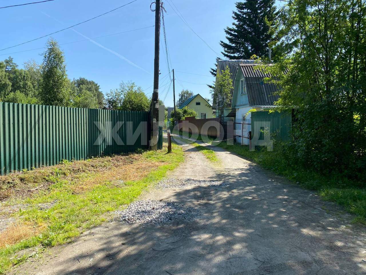 Продам земельный участок 1000 м.кв.