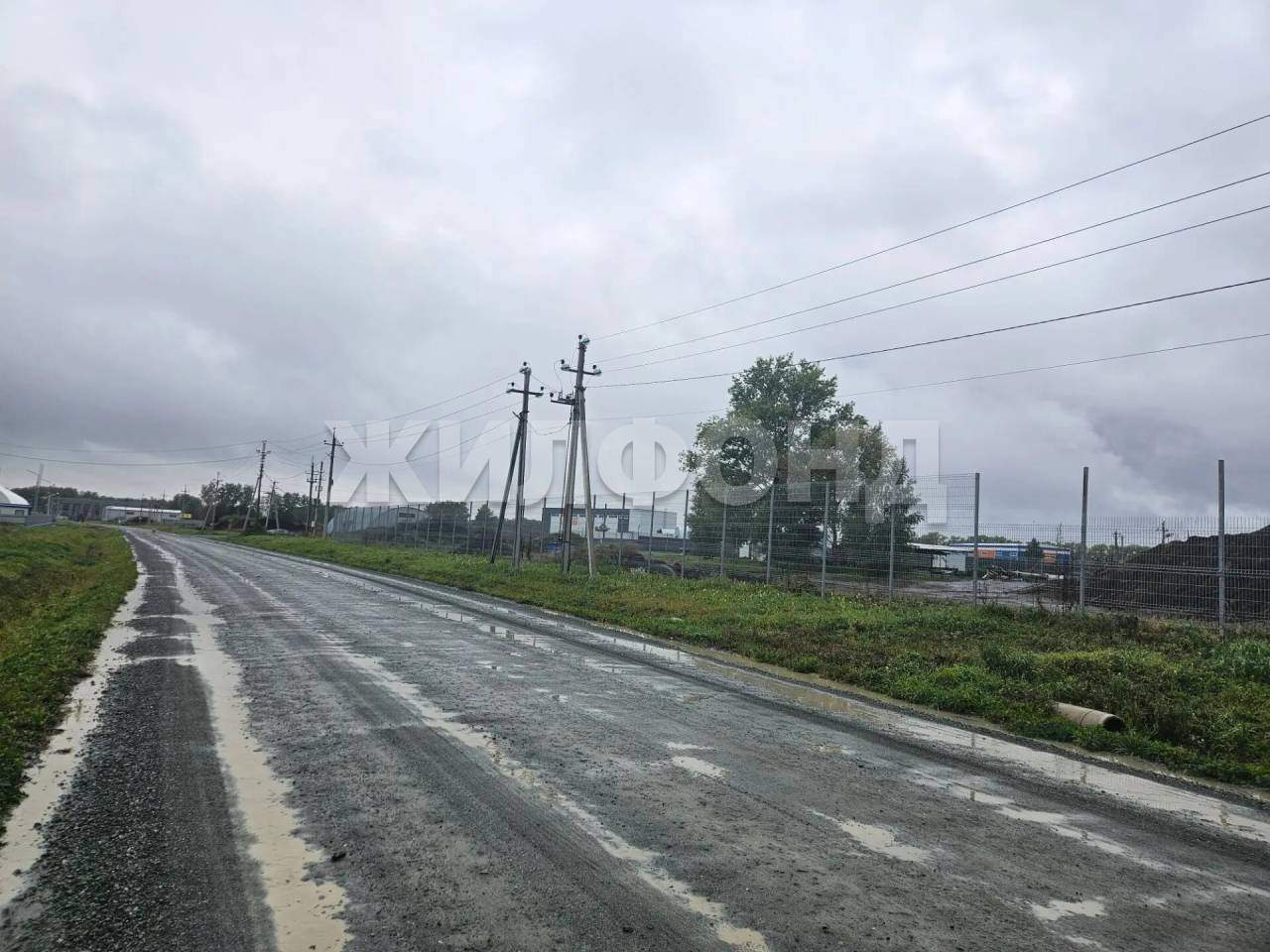 Продам земельный участок 8800 м.кв.