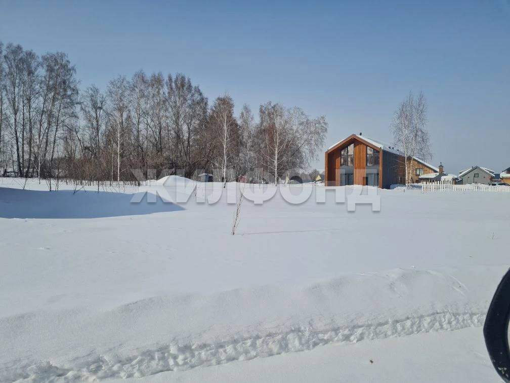 Продам земельный участок 1747 м.кв.
