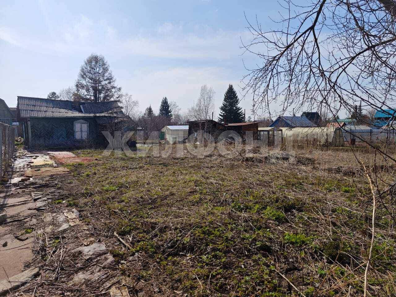 Продам земельный участок 600 м.кв.