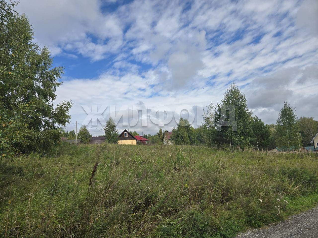 Продам земельный участок 599 м.кв.