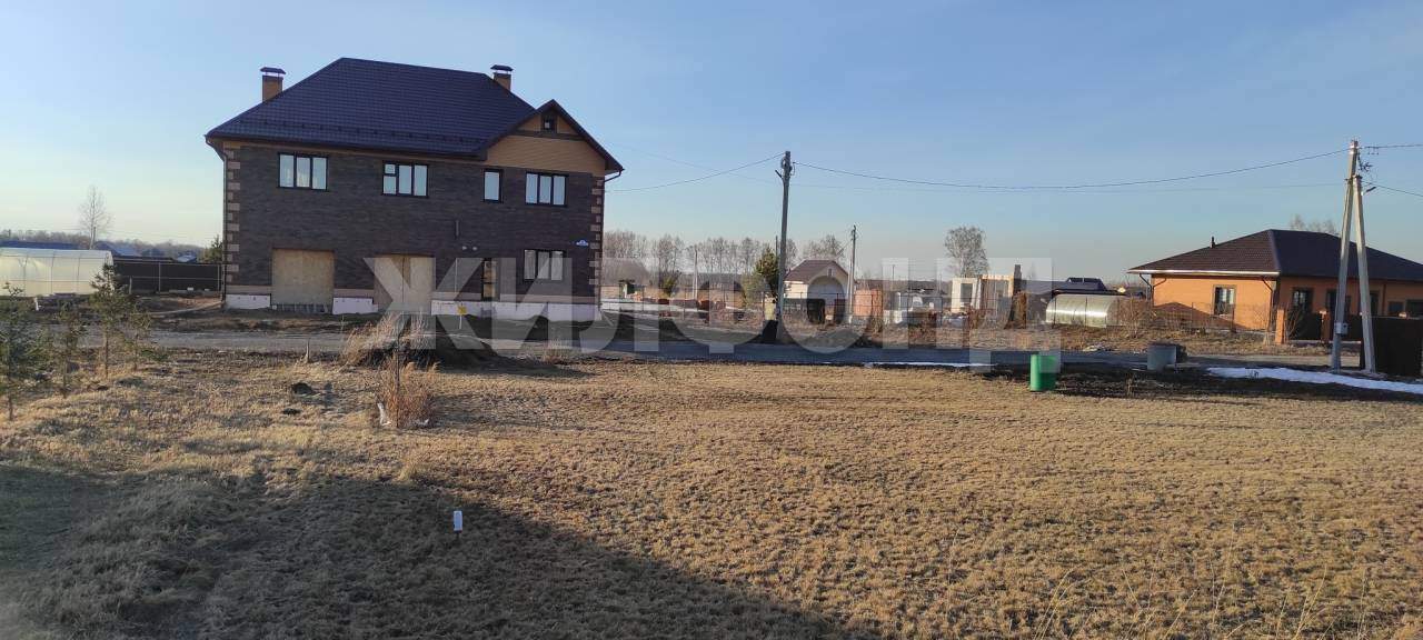 Продам земельный участок 800 м.кв.