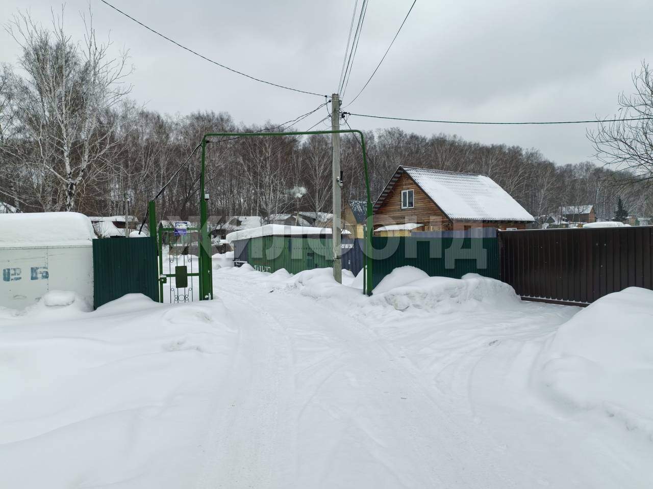 Продам земельный участок 800 м.кв.