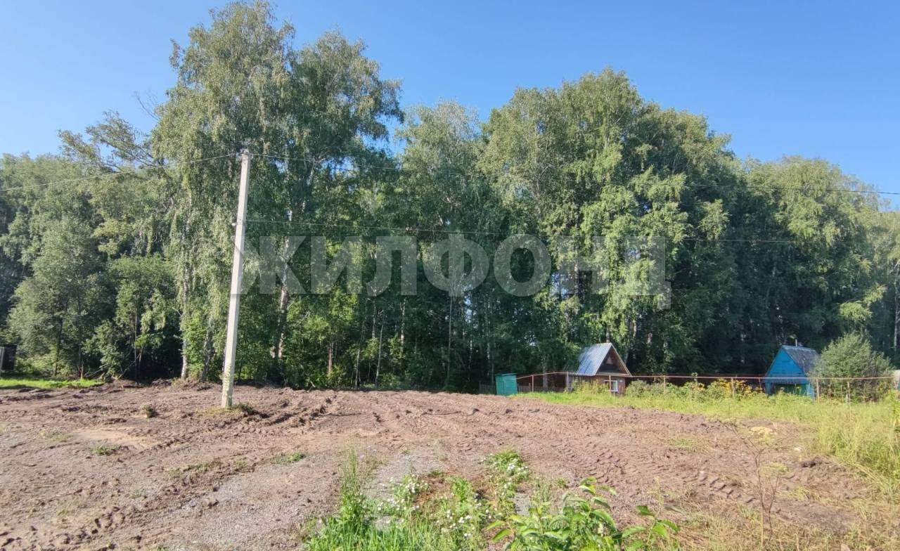 Продам земельный участок 800 м.кв.