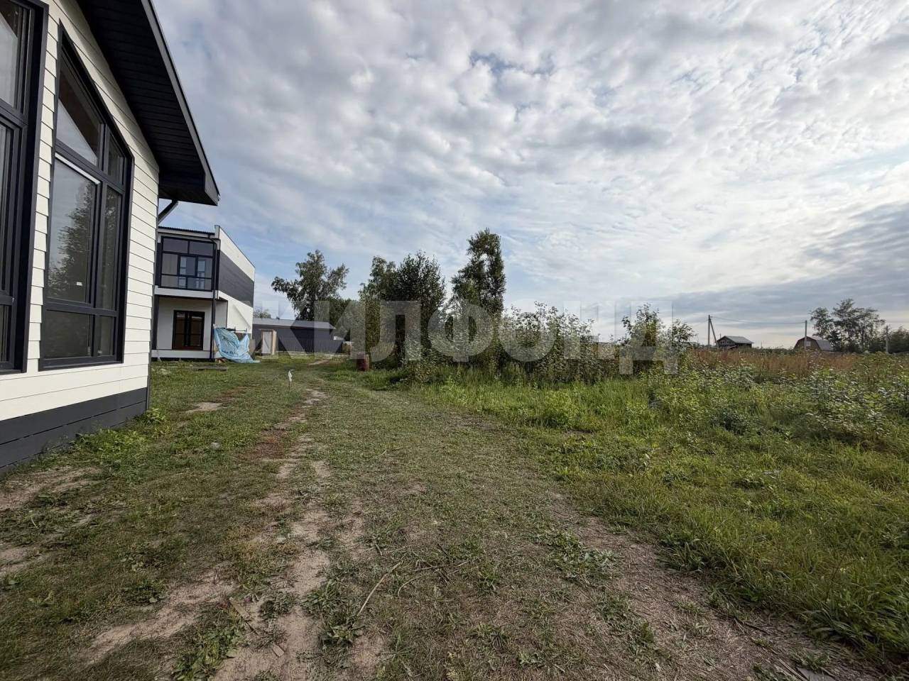 Продам земельный участок 700 м.кв.