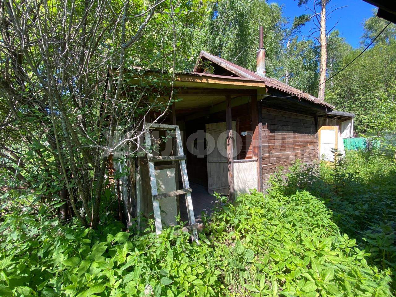 Продам земельный участок 1000 м.кв.