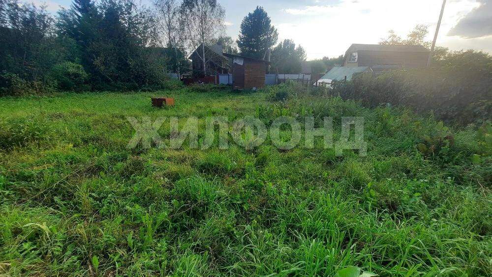 Продам земельный участок 730 м.кв.