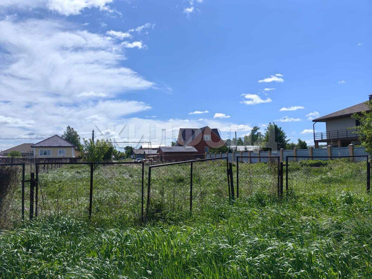 Продам земельный участок 1800 м.кв.