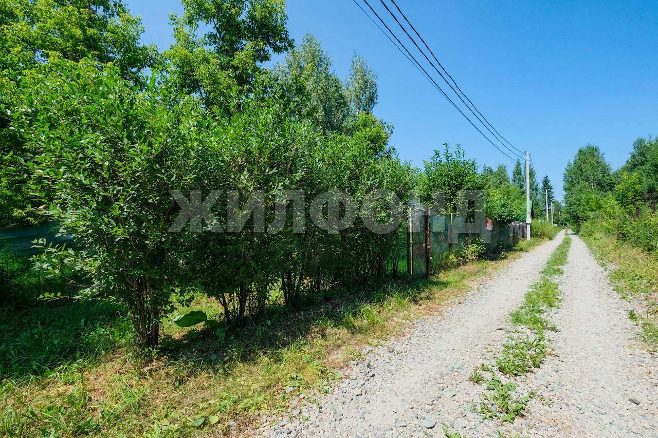 Продам земельный участок 1198 м.кв.