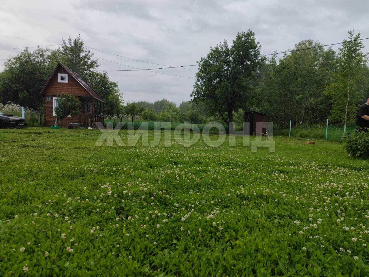 Продам земельный участок 640 м.кв.