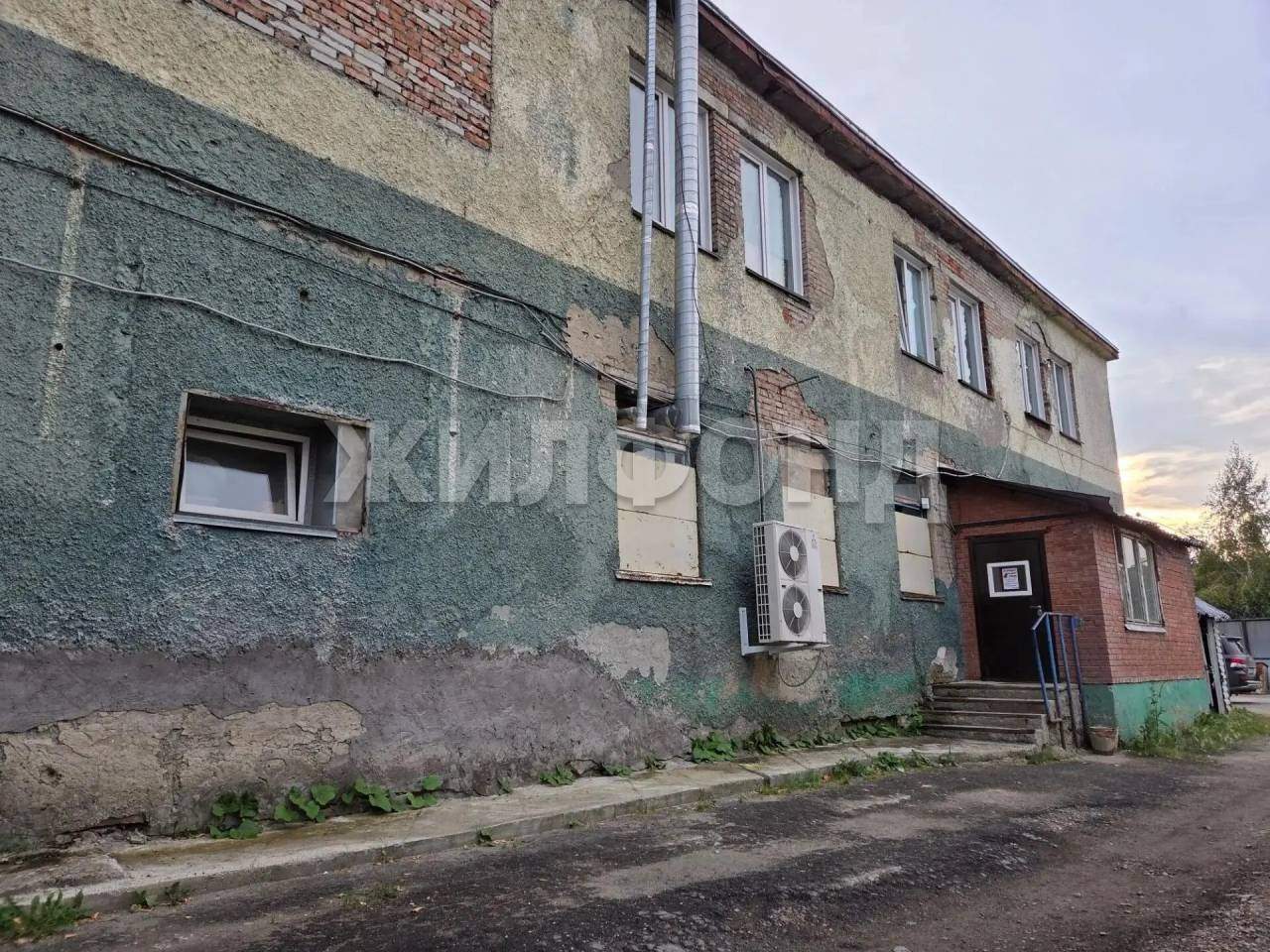 Продам помещение свободного назначения 1864 м.кв.
