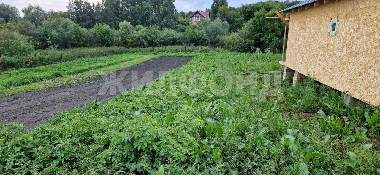 Продам земельный участок 1500 м.кв.