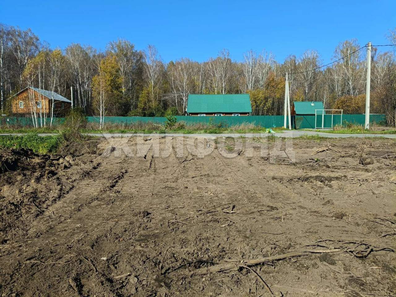 Продам земельный участок 700 м.кв.