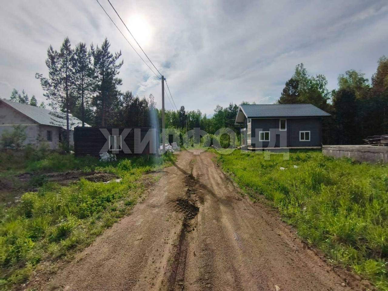 Продам земельный участок 1000 м.кв.