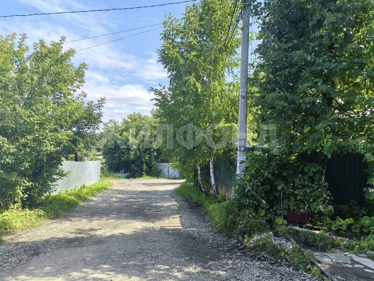 Продам земельный участок 1200 м.кв.