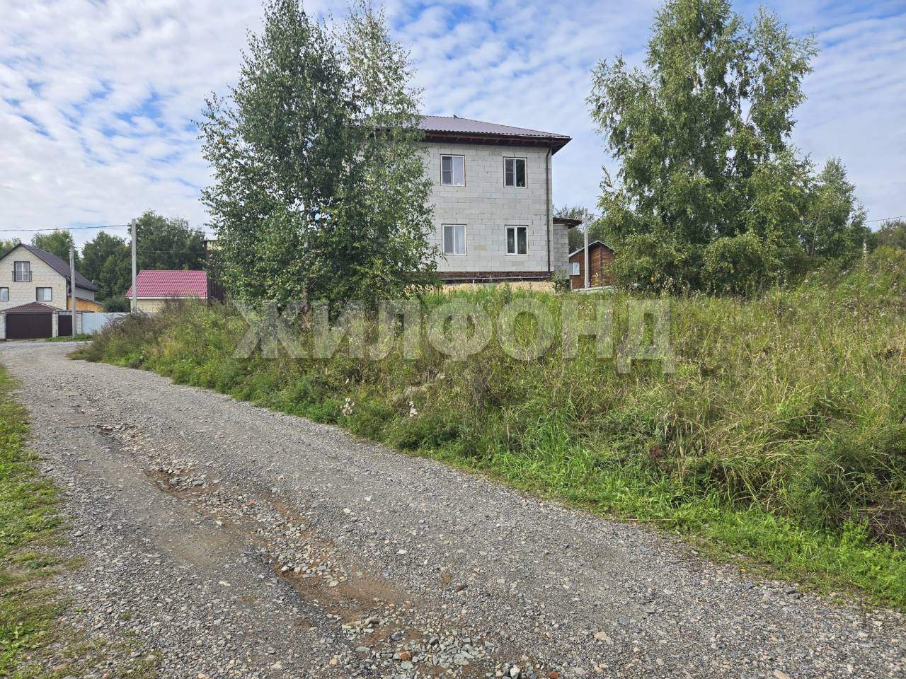 Продам земельный участок 599 м.кв.
