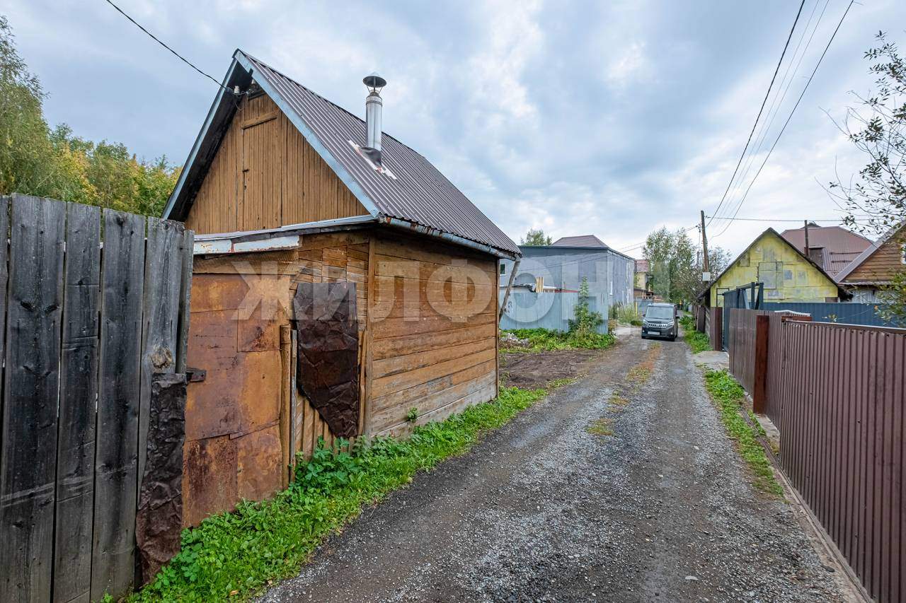 Продам земельный участок 600 м.кв.
