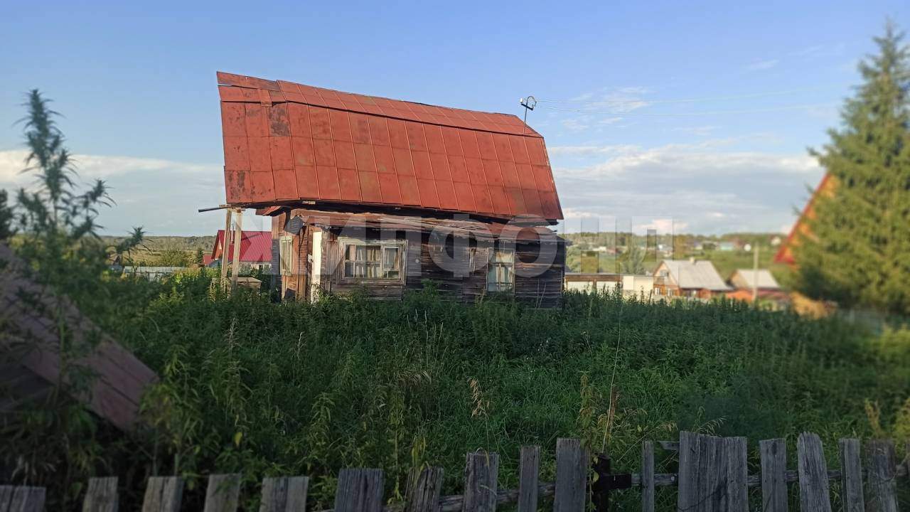 Продам земельный участок 1700 м.кв.