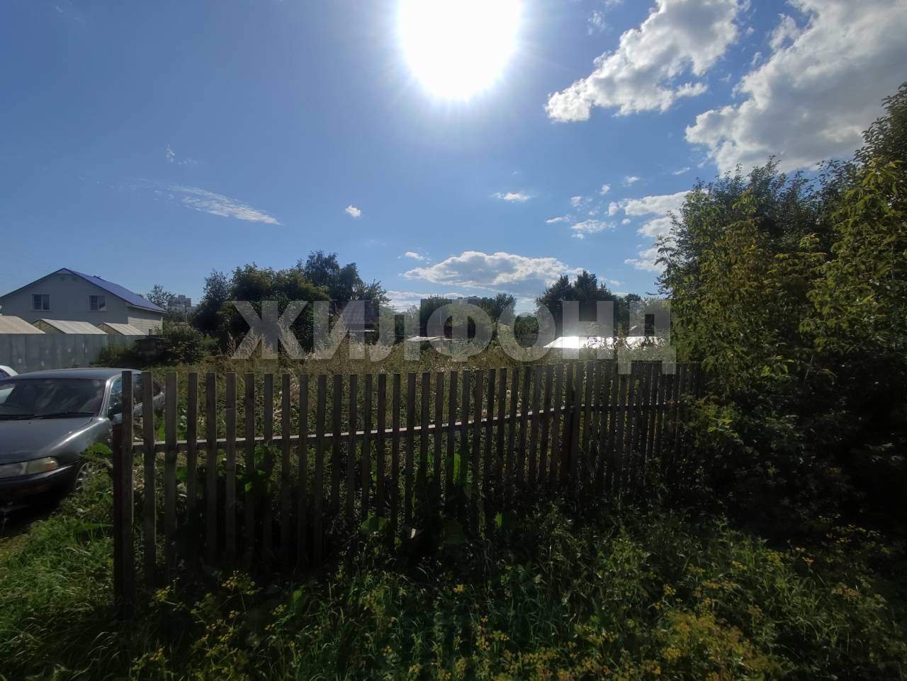 Продам земельный участок 700 м.кв.