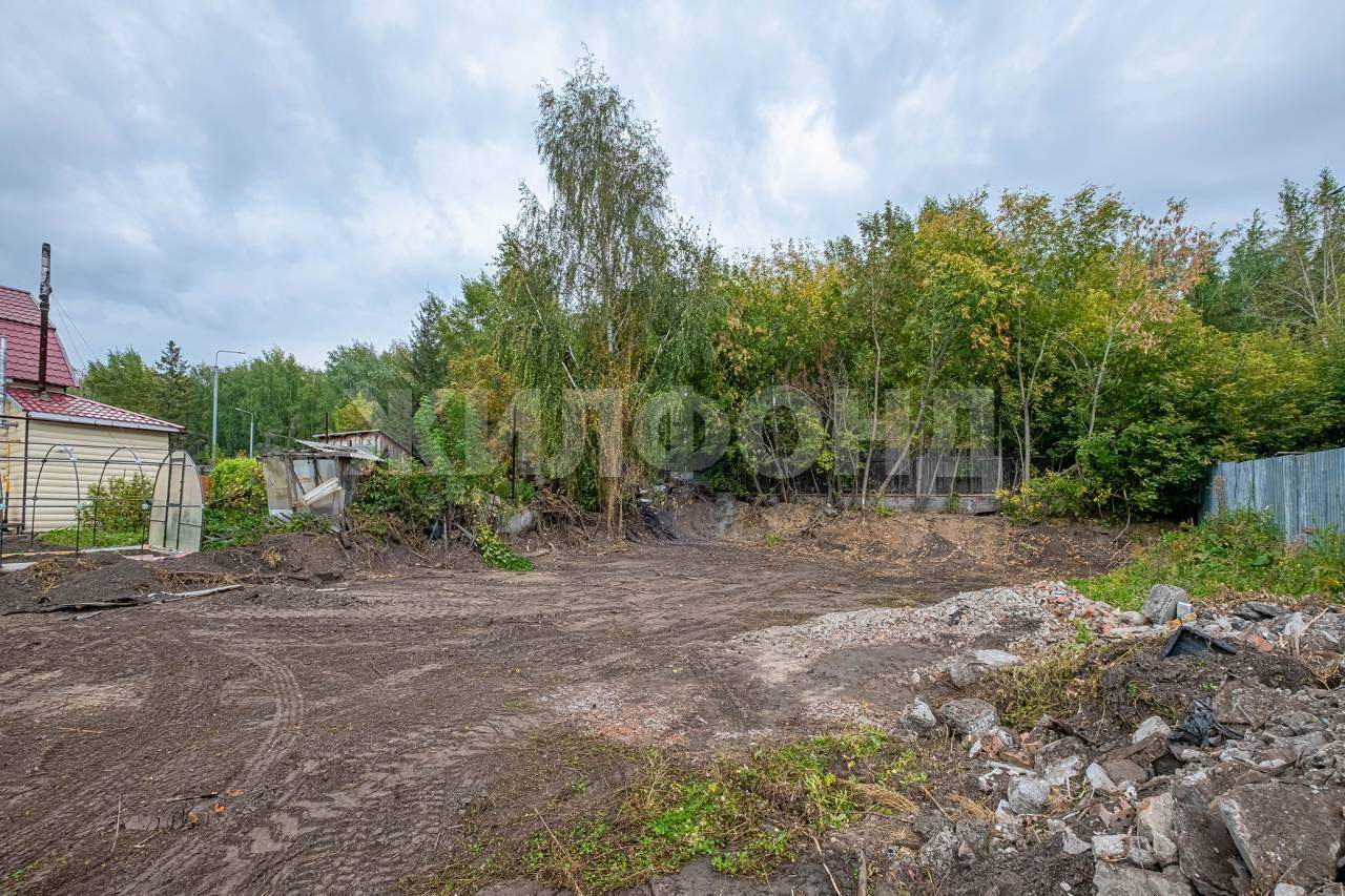 Продам земельный участок 600 м.кв.