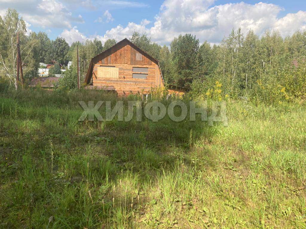 Продам земельный участок 600 м.кв.