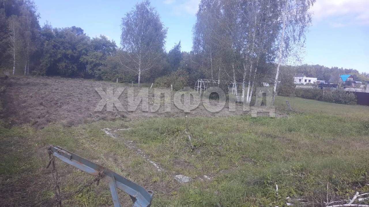 Продам земельный участок 1000 м.кв.