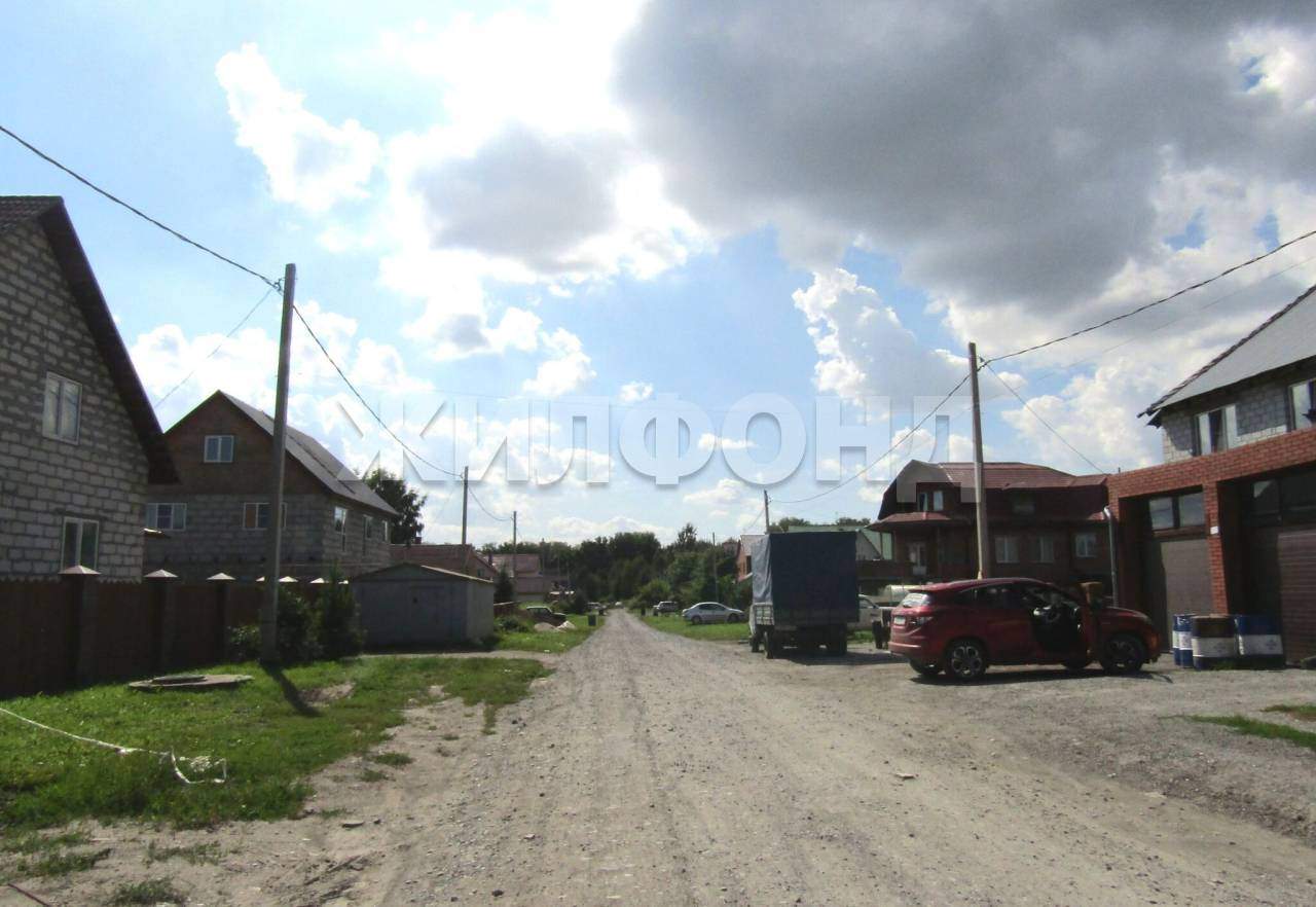 Продам земельный участок 630 м.кв.