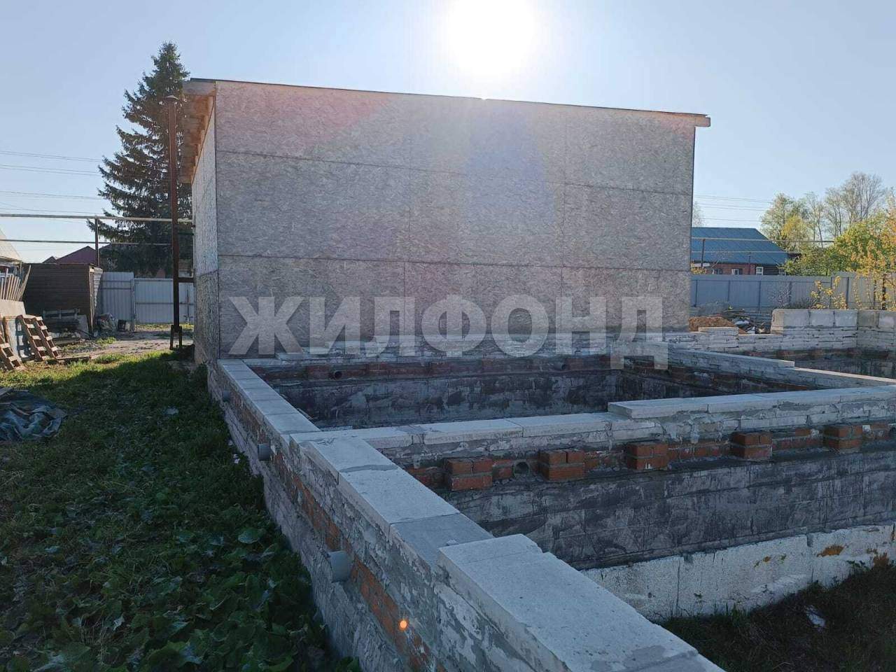 Продам земельный участок 1000 м.кв.
