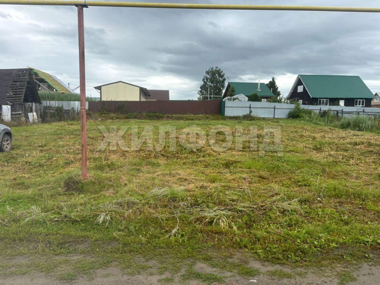 Продам земельный участок 600 м.кв.