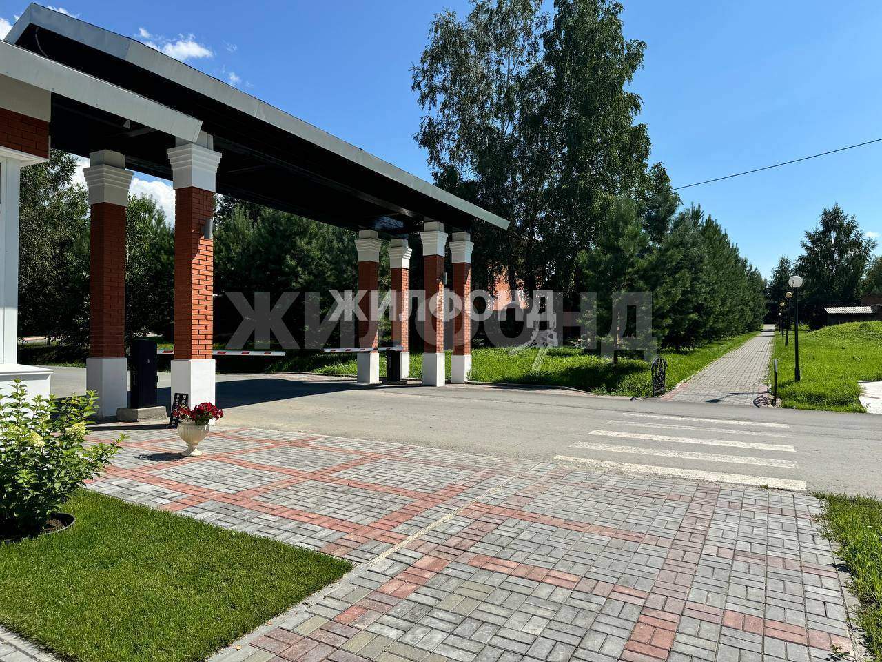 Продам земельный участок 900 м.кв.
