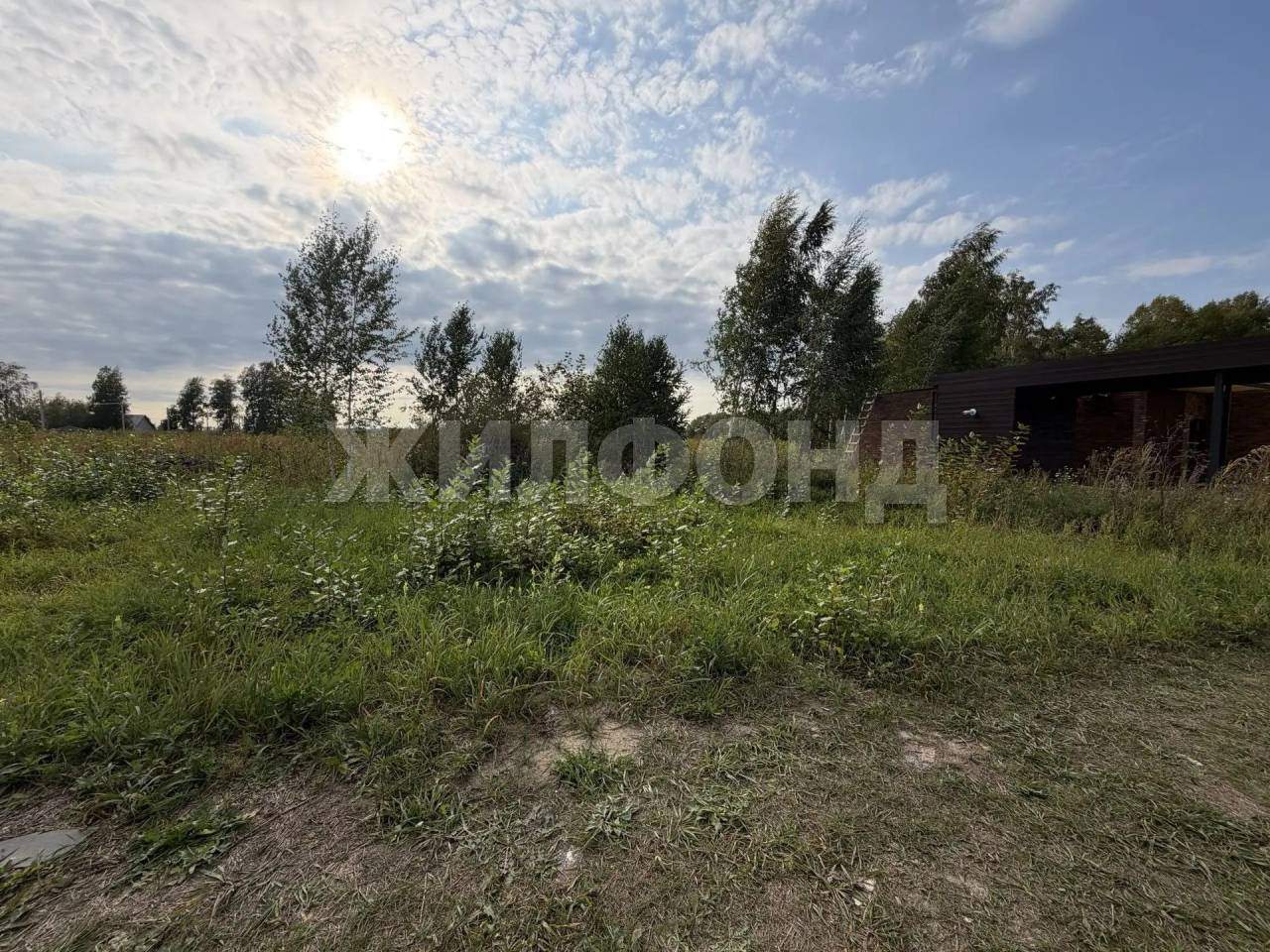 Продам земельный участок 700 м.кв.