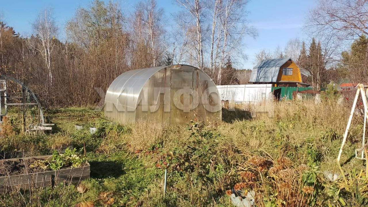 Продам земельный участок 551 м.кв.