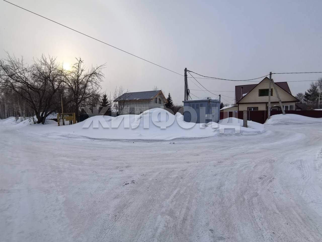 Продам земельный участок 578 м.кв.
